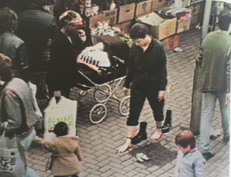 اثر Performance Still /Roadworks از مونا هاتوم