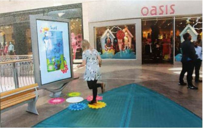 استند تبلیغاتی صابون سارف برای کودکان