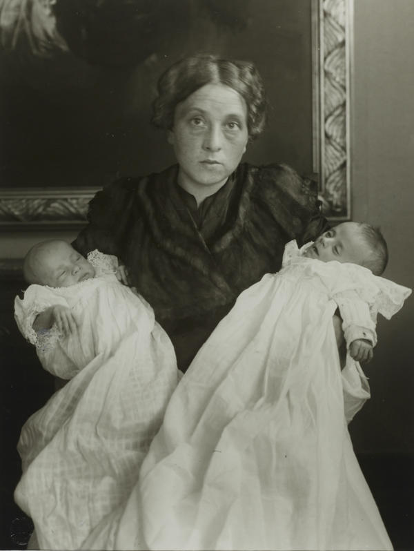 عکسی از آگوست سندر