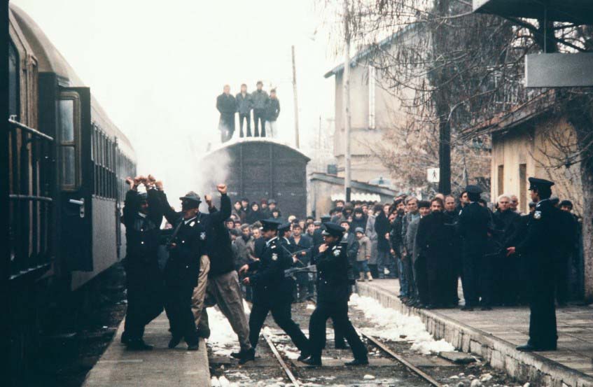 The Suspended Step of the Stork (5)