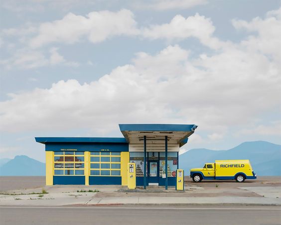 Deadpan Photography (1)