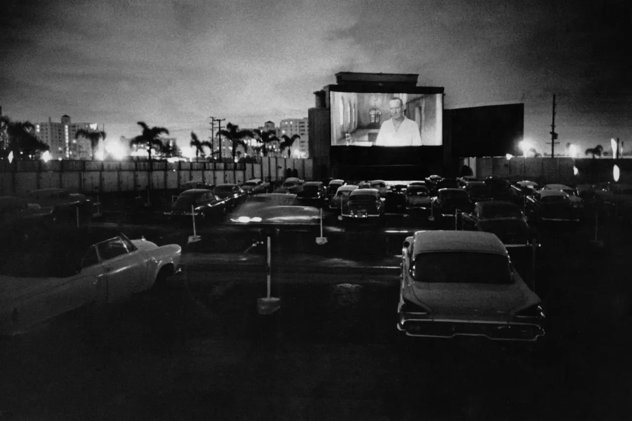 Drive-in Cinema 2