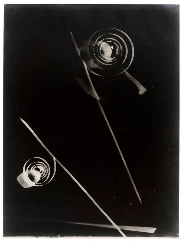 Photo-Based Art 21-2- László Moholy-Nagy