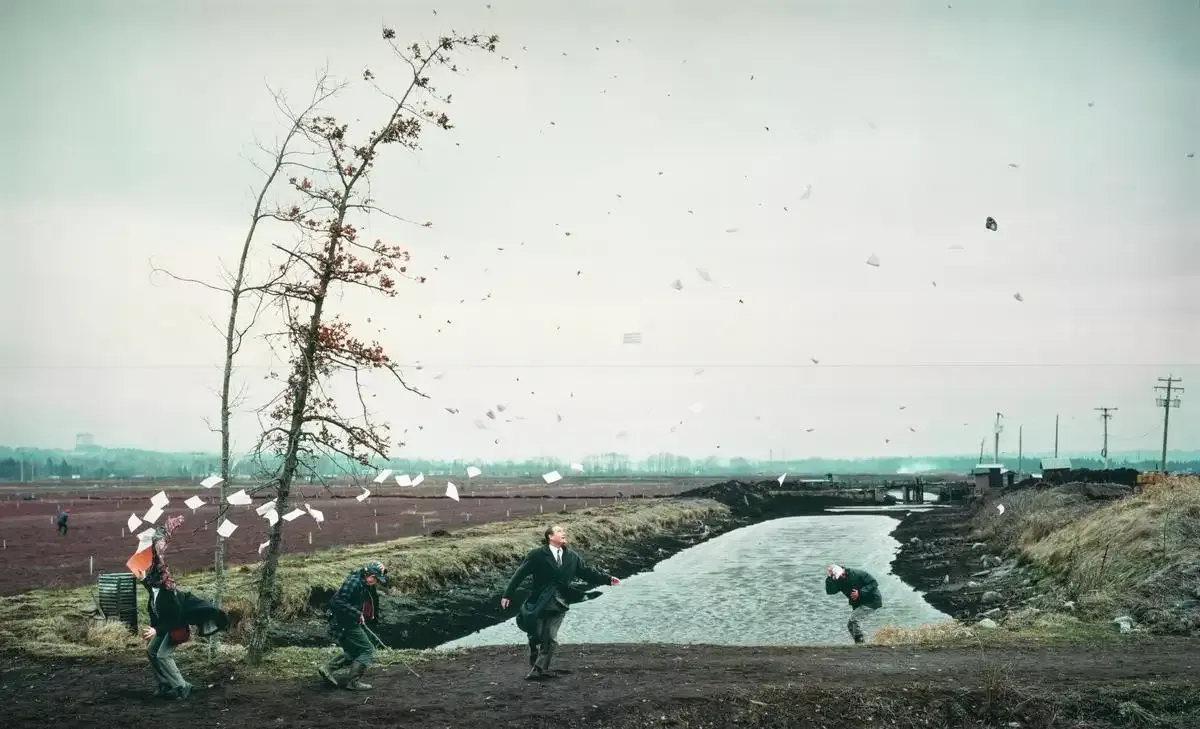 Photomontage 24-Jeff Wall-A Sudden Gust of Wind