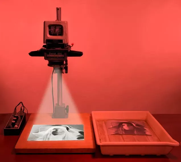 darkroom-photograph-enlarger-sci