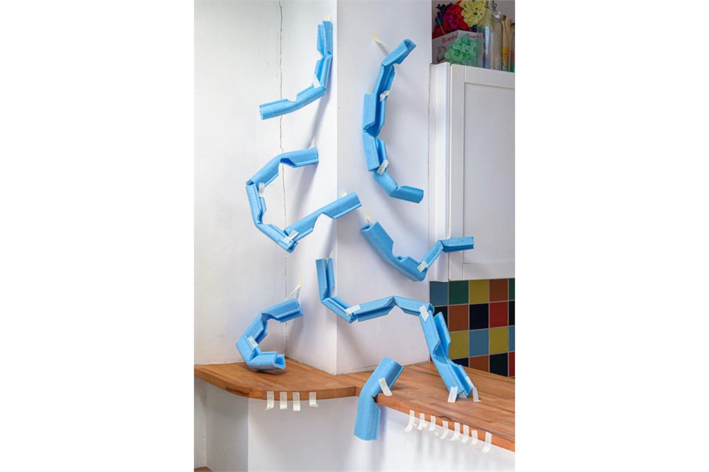 قوس های آبی از مجموعه "بازی در زمان کرونا" اثر "لوکاس لفلر"