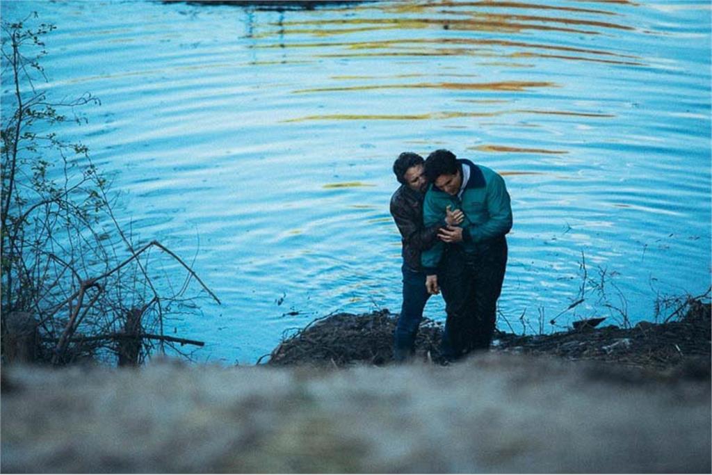 تصویری از سریال ‌I know this much is true