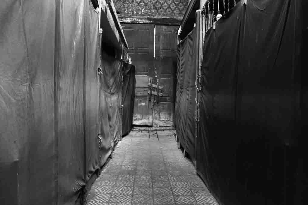 چراغها خواهند مرد مجموعه ای از بنفشه عرشی 5