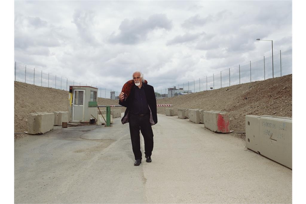 Border, 2005–06 _ Mitra Tabrizian