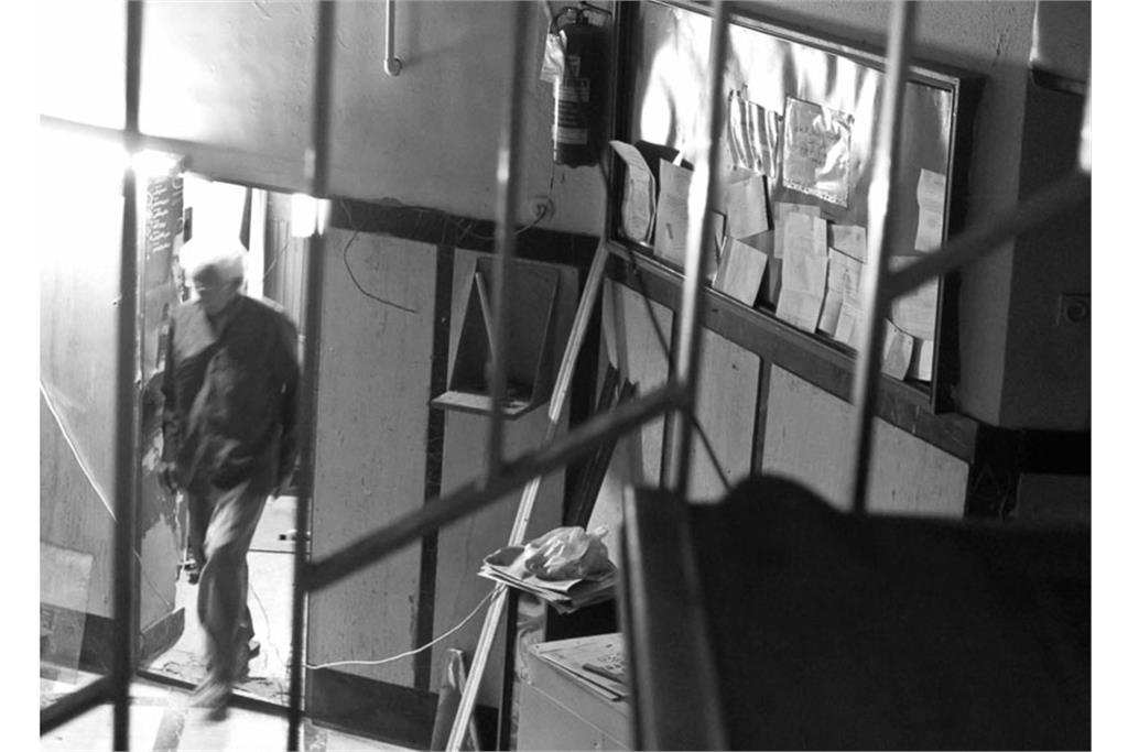 مجموعه عکس آپارات خانه تعطیل نیست! آپارات خانه خاموش شد اثر زهره صابری 4