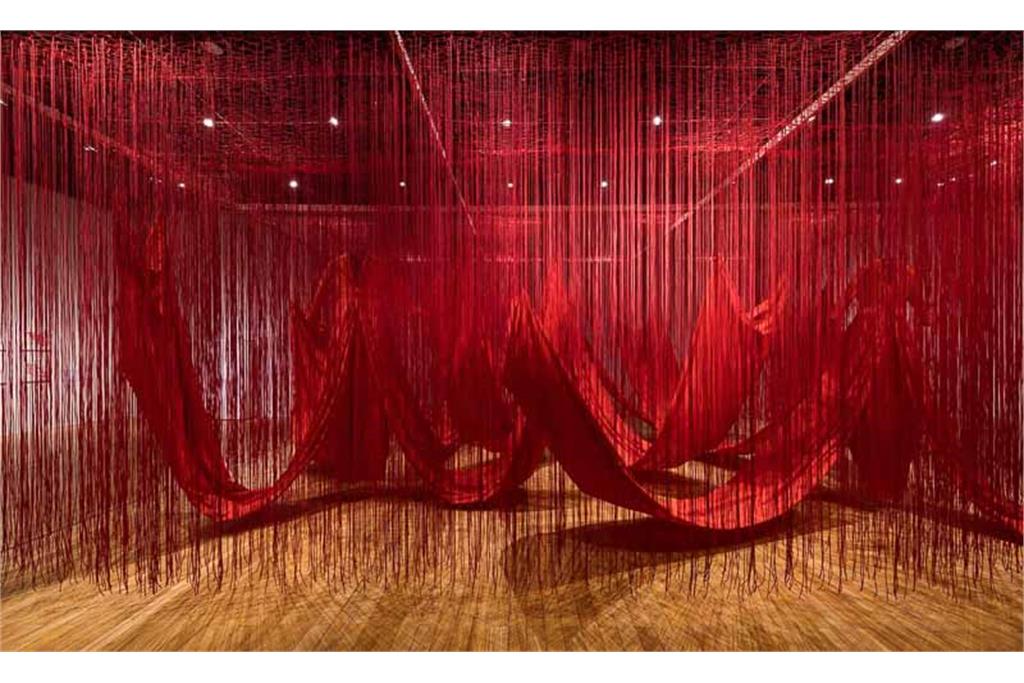 اثر Internal lines از چیهارو شیوتا