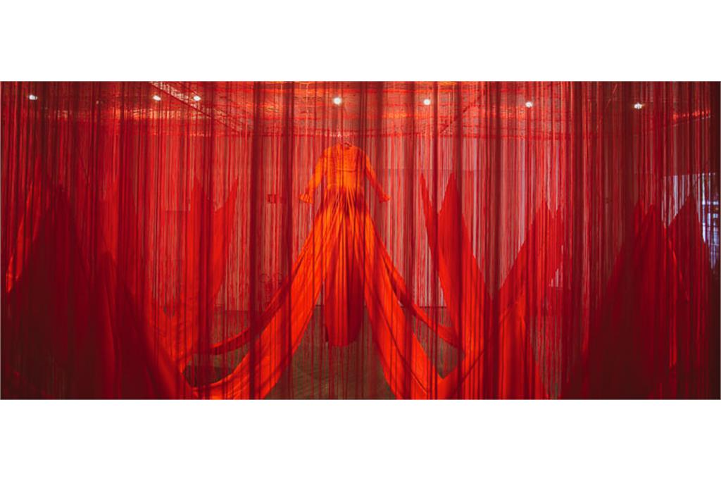 اثر Internal lines از چیهارو شیوتا