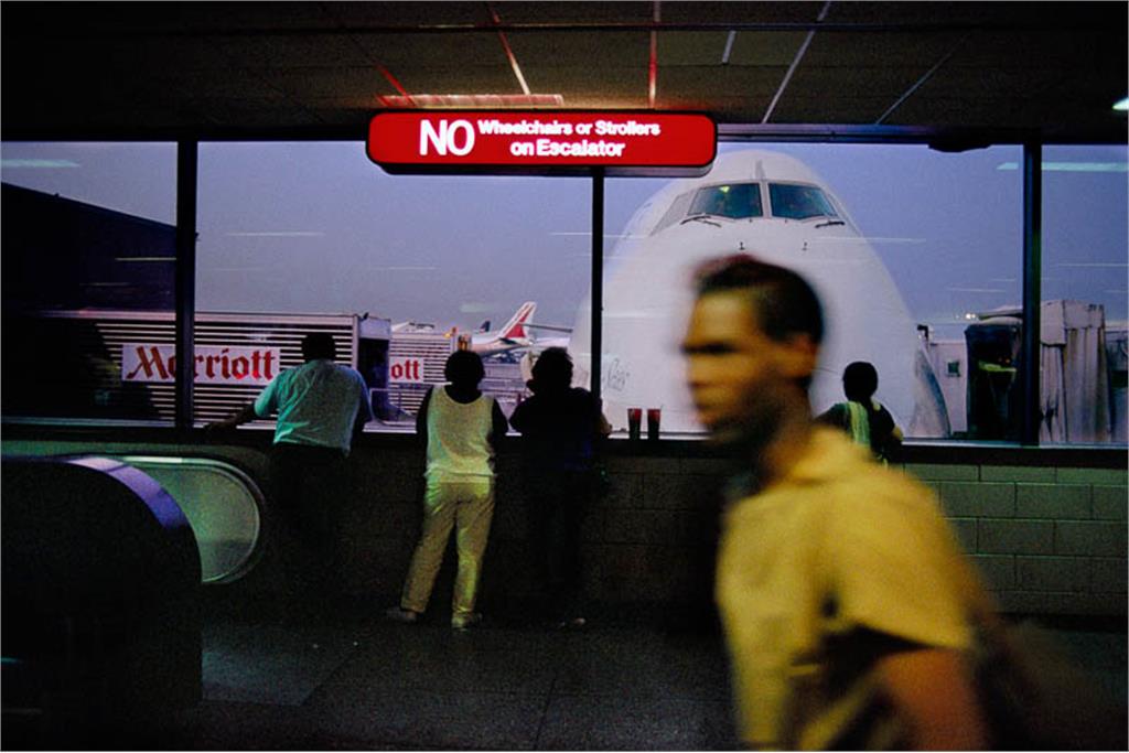 عکس‌های هری گرویارت از فرودگاه‌ّها 17