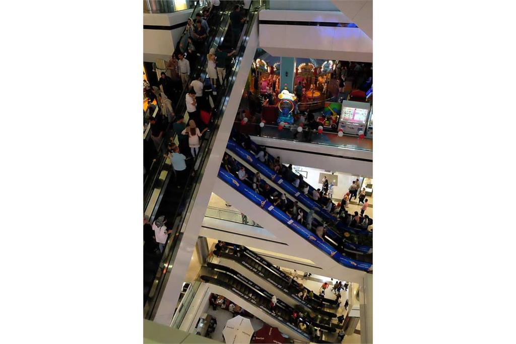 در گذار نزدیک - مجموعه عکس آزاده اکبری 10