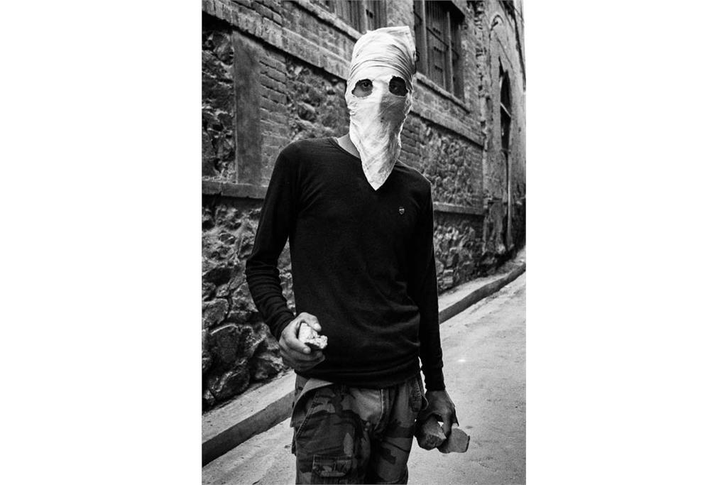 باران‌های موسمی هرگز از کوه‌ها نمی‌گذرند - کامیلو پاسکوآرلی 10