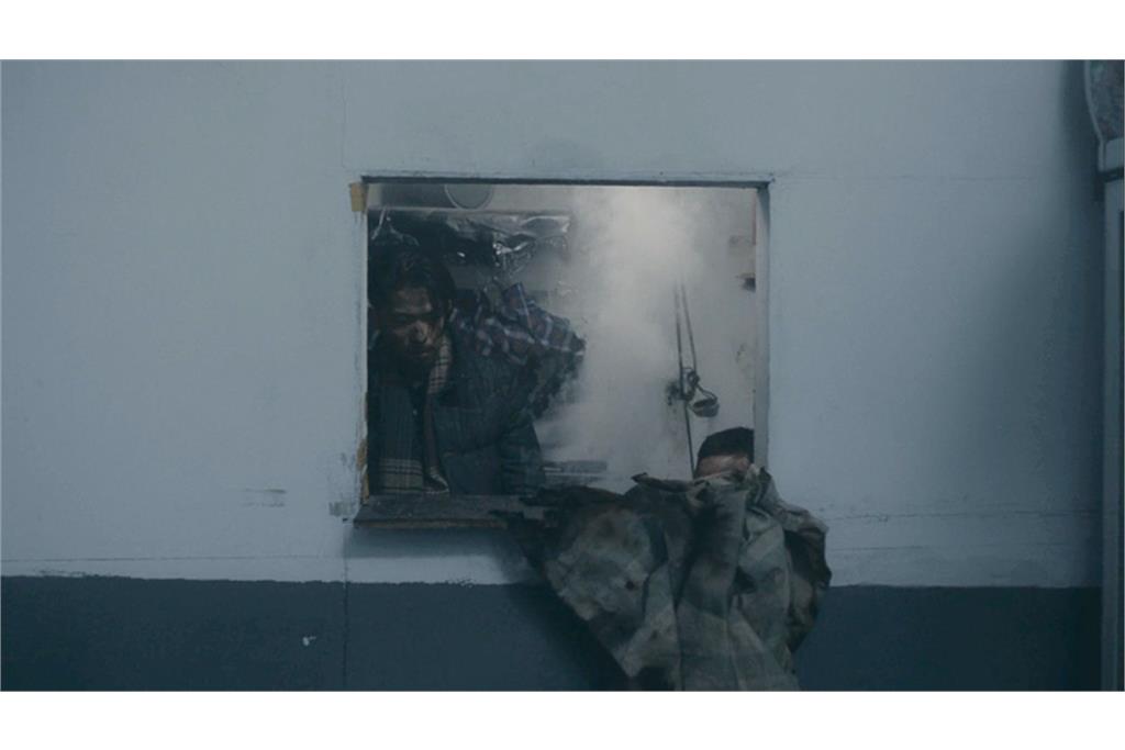 فیلم فیلی که ثابت نشسته