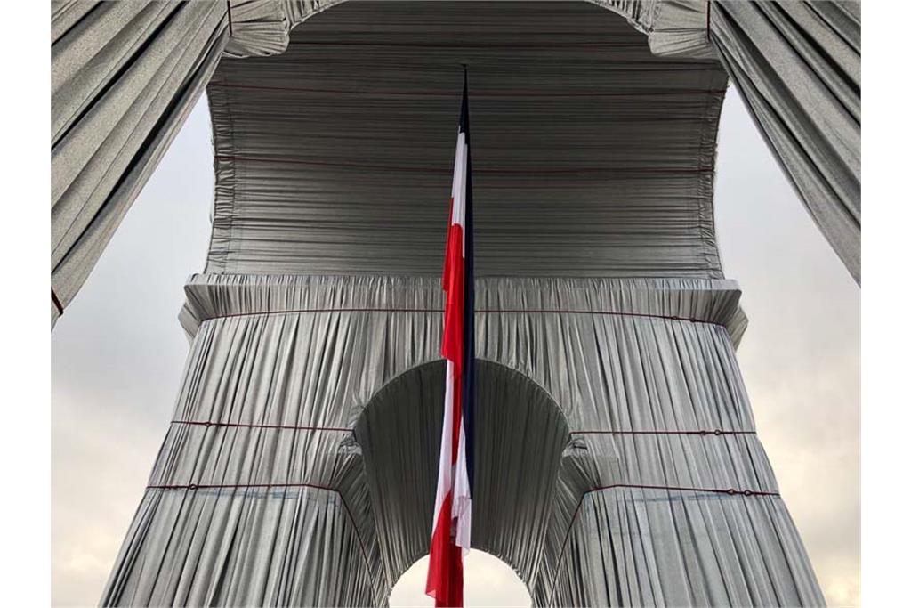 اینستالیشن لندآرت اثر هنری مکان-ویژه در پاریس