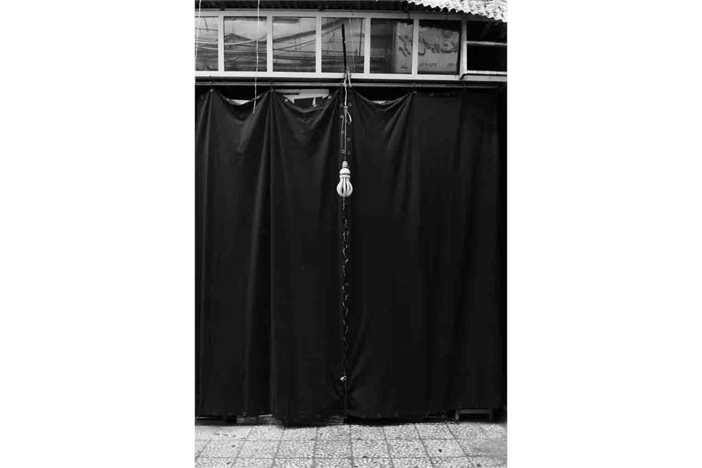 چراغها خواهند مرد مجموعه ای از بنفشه عرشی 4