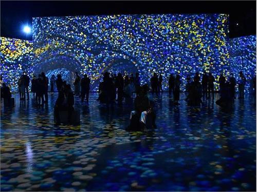 نمایشگاه Parallel universe استانبول