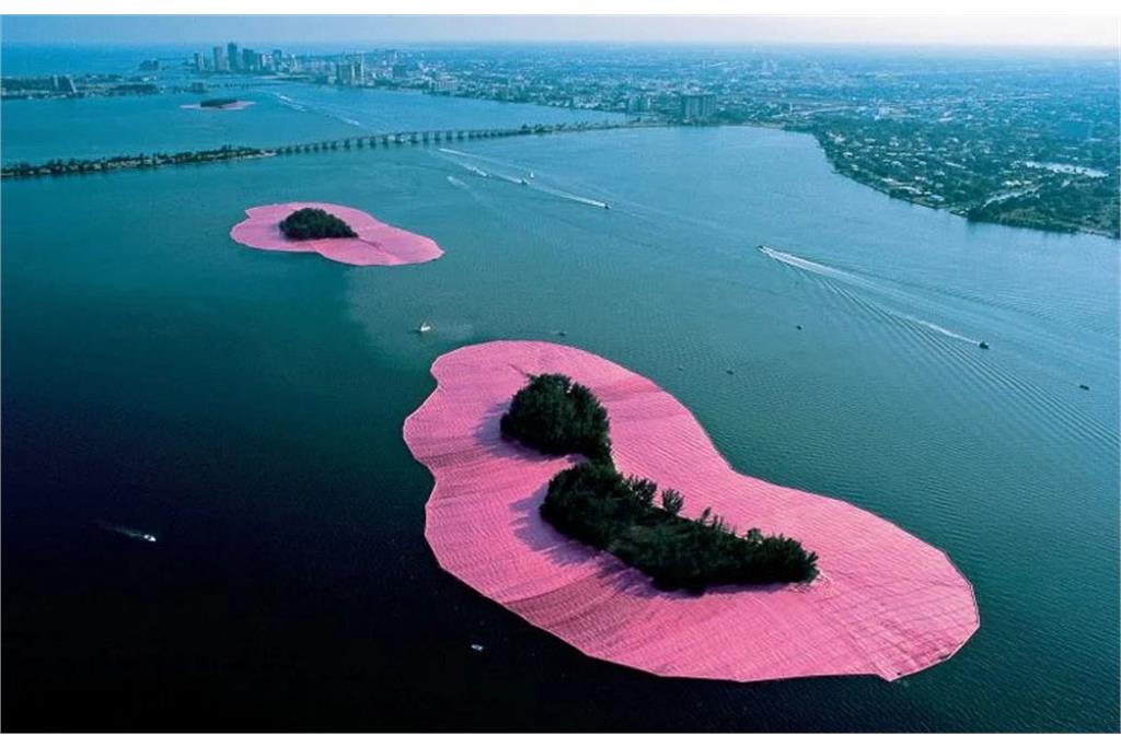 اینستالیشن لندآرت اثر هنری مکان-ویژه در پاریس