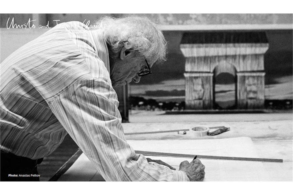 اینستالیشن لندآرت اثر هنری مکان-ویژه در پاریس