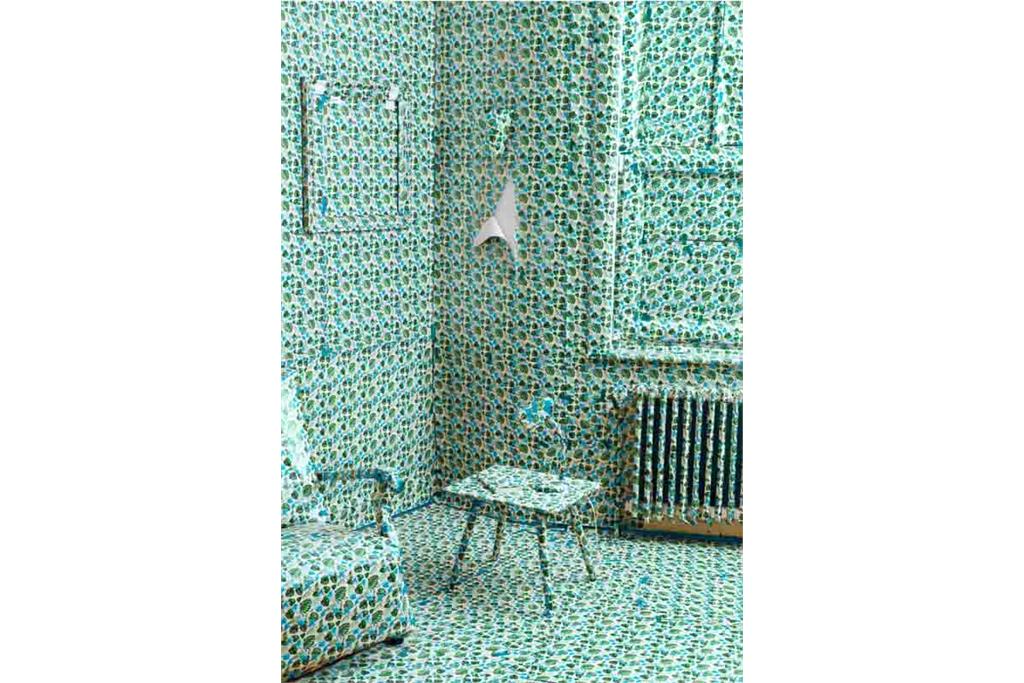 سالن شماره دو از مجموعه " بازی در زمان کرونا" اثر "لوکاس لفلر"