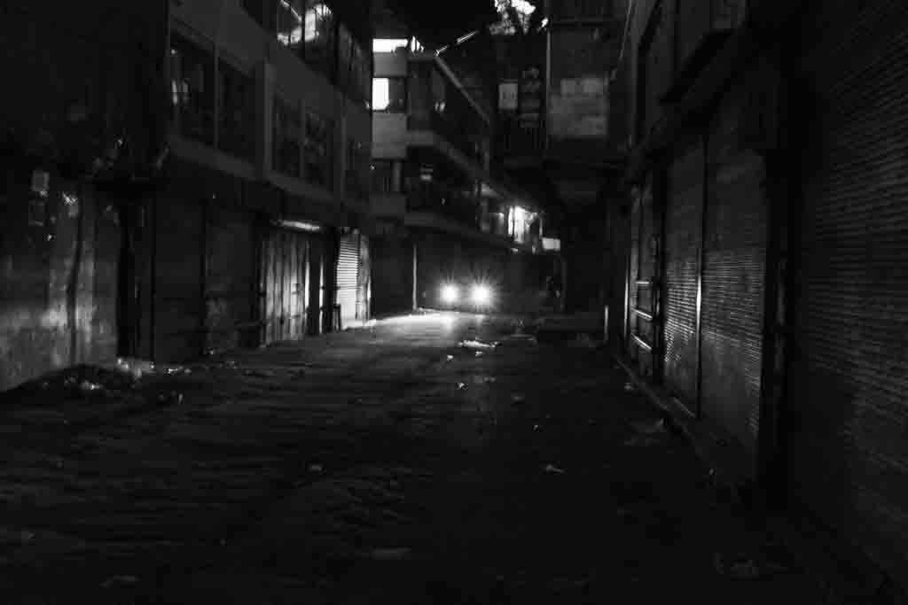 چراغها خواهند مرد مجموعه ای از بنفشه عرشی 6